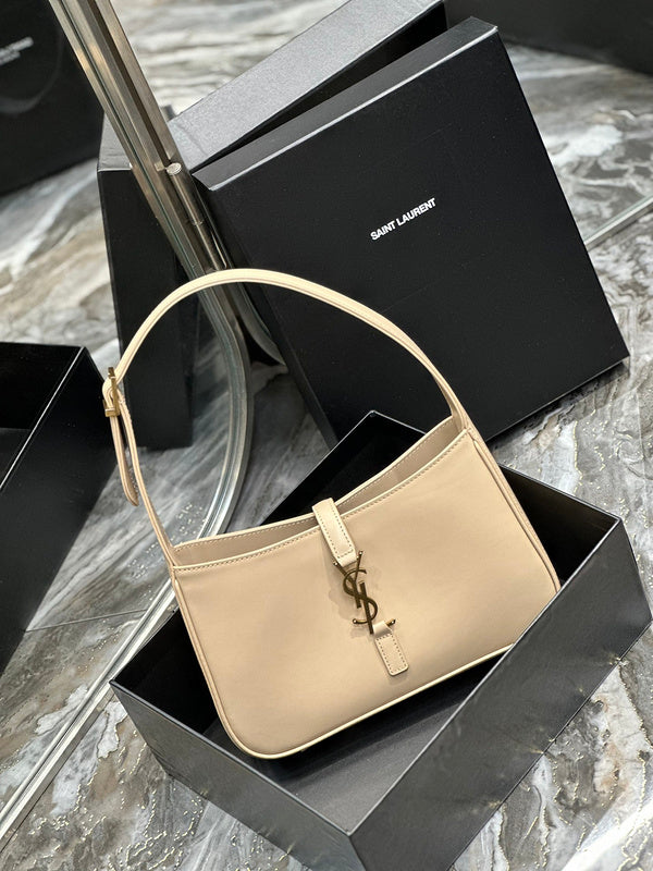 Amelia - YSL Bag - 2496