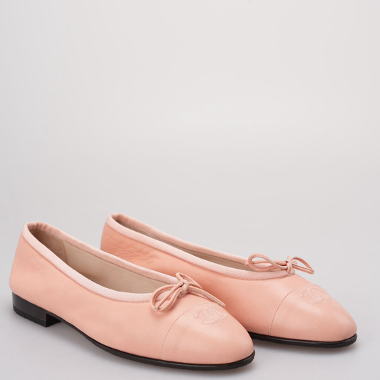 Chanel Crumpled Calfskin Cap Toe CC Ballerina Flats 39 In Baby Pink