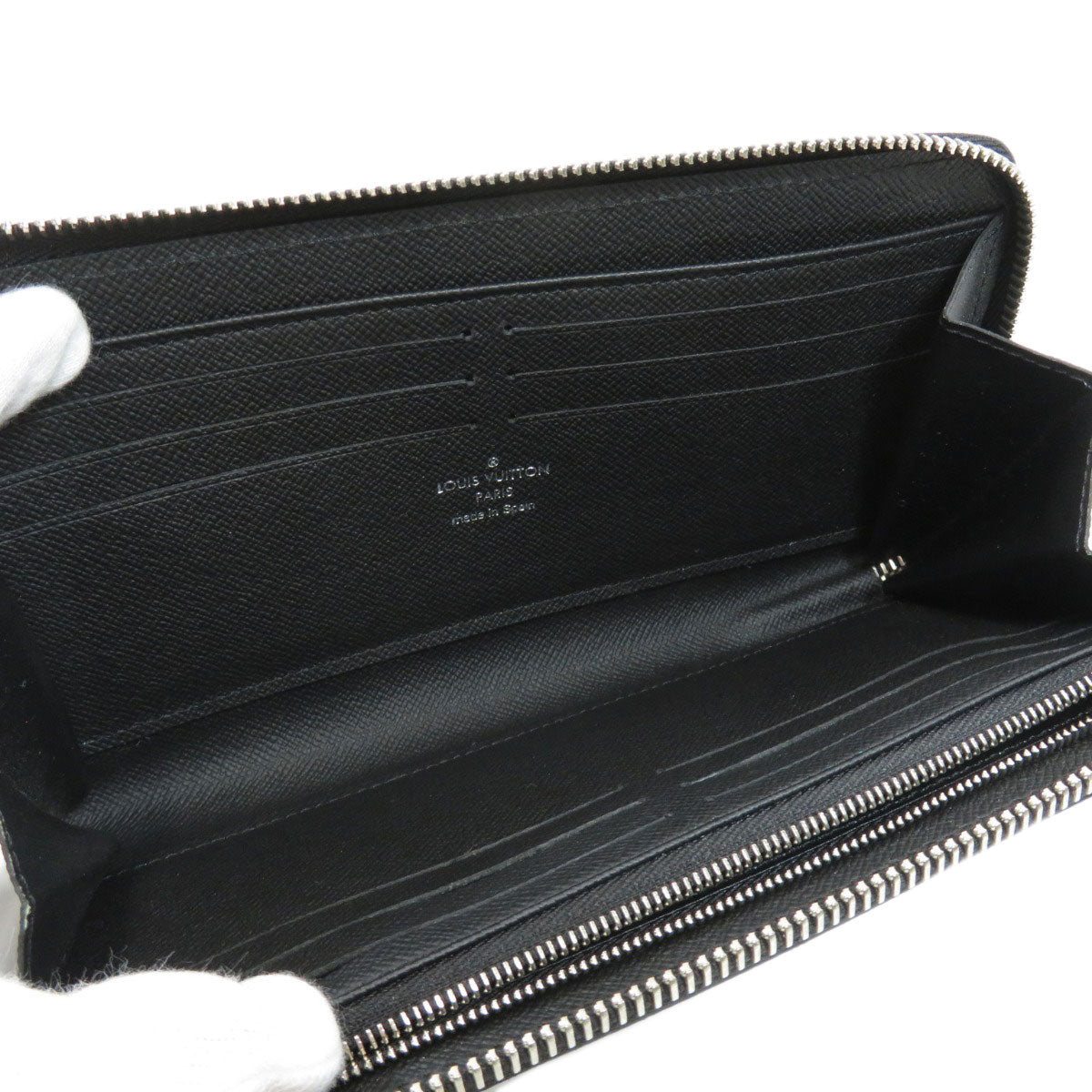 Louis Vuitton Zippy Dragonne Taiga Long Wallet Black Leather