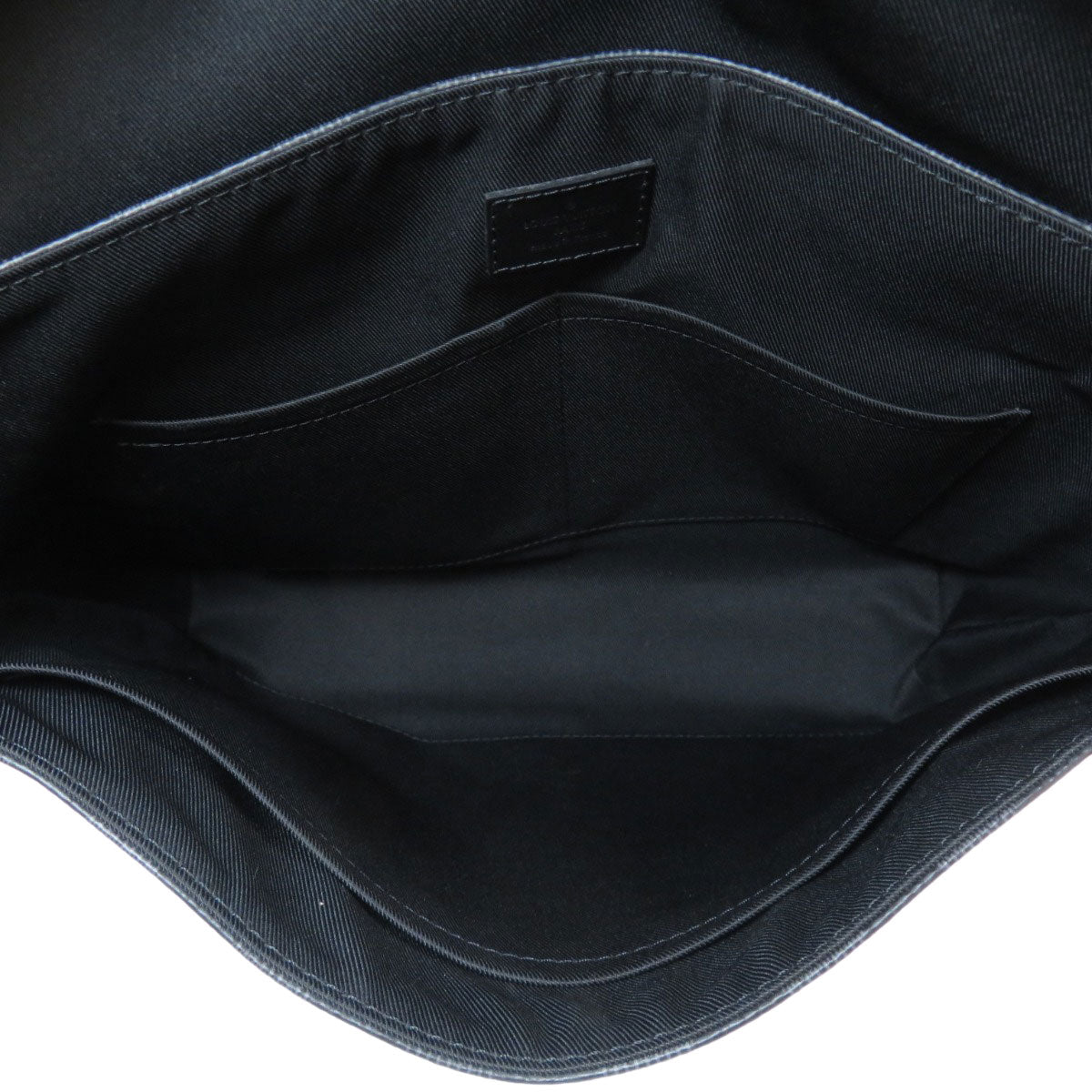 Louis Vuitton District MM NM Damier Graphite Shoulder Bag
