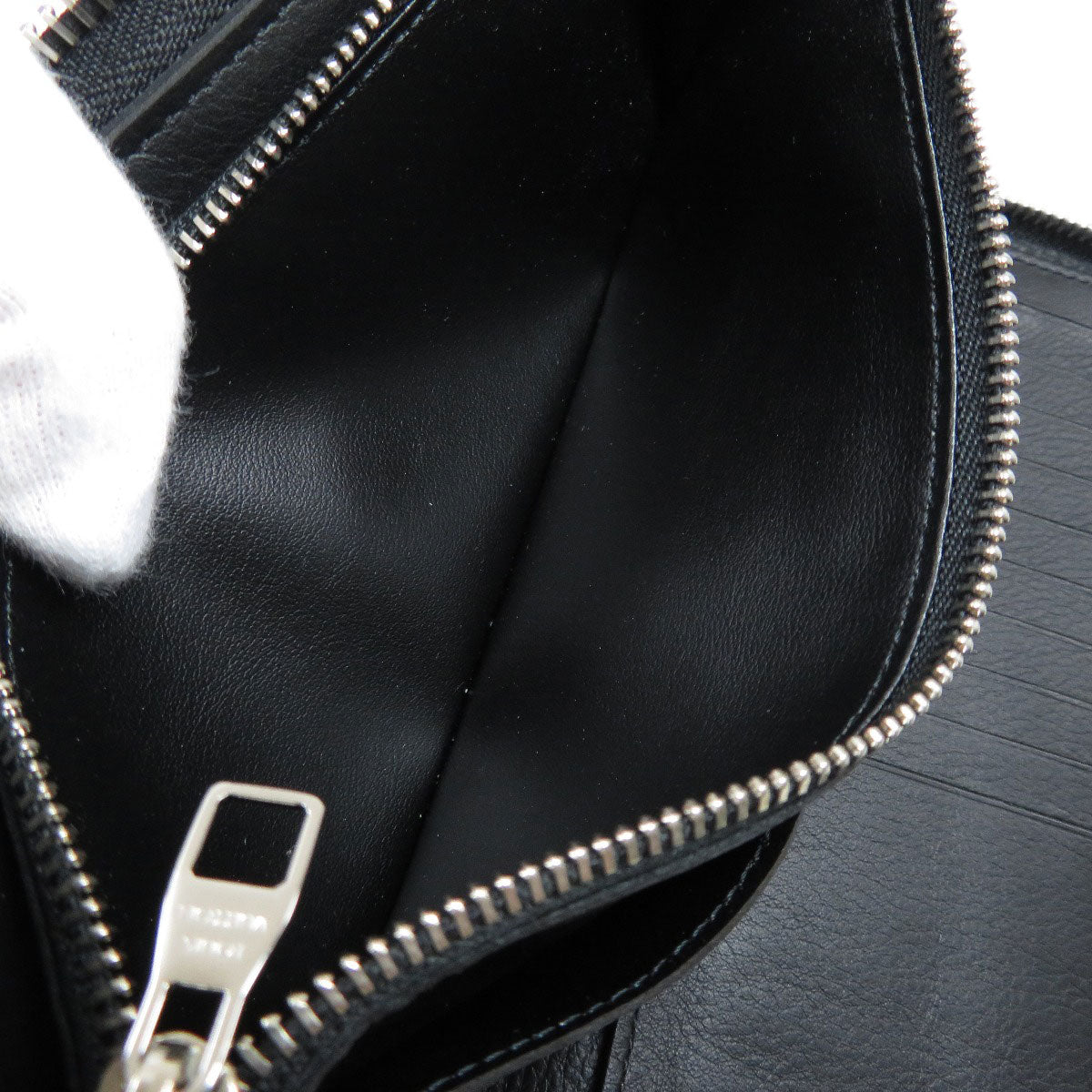 Louis Vuitton Zippy Vertical Taurillon Long Wallet Black