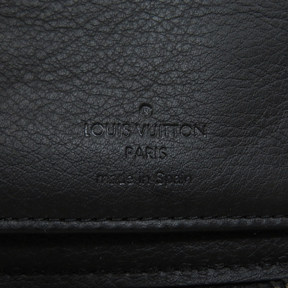 Louis Vuitton Zippy Vertical Taurillon Long Wallet Black