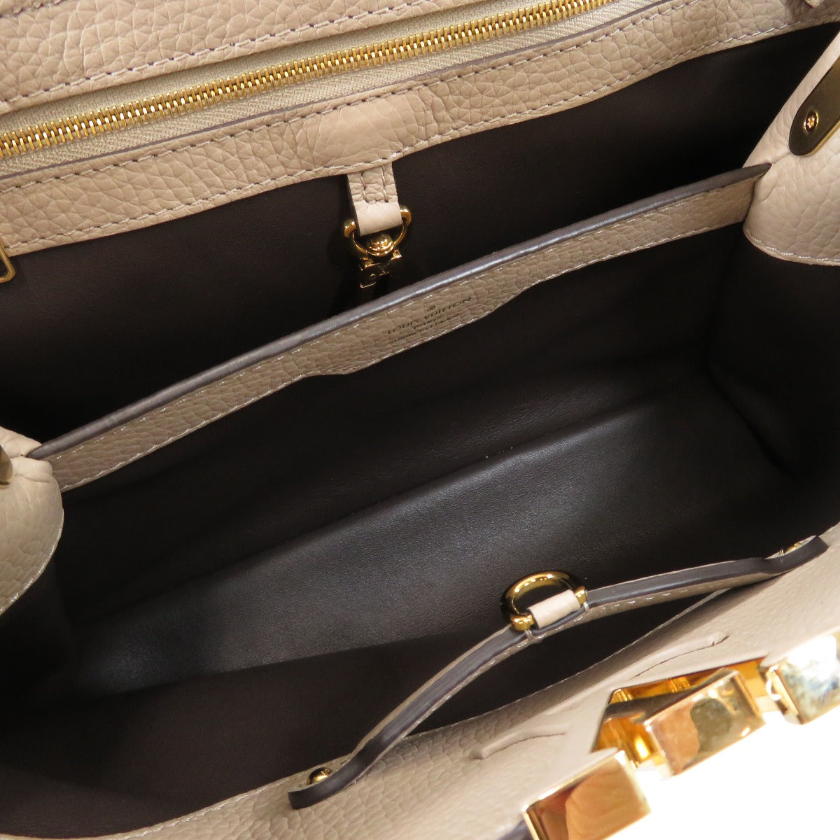 Louis Vuitton Capucines Handbag Taurillon Leather