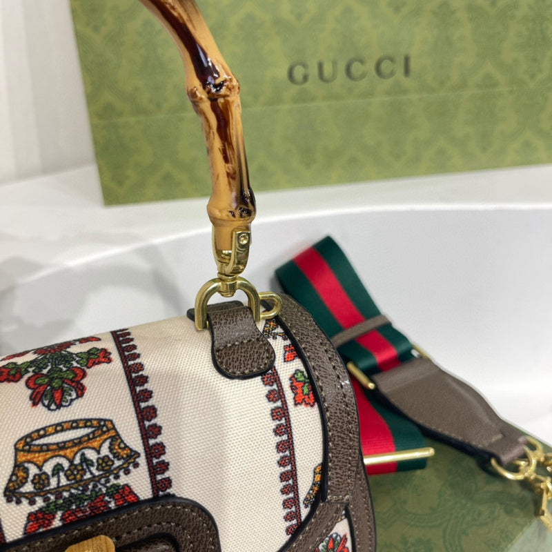 Amelia- GCI Bags - 2007
