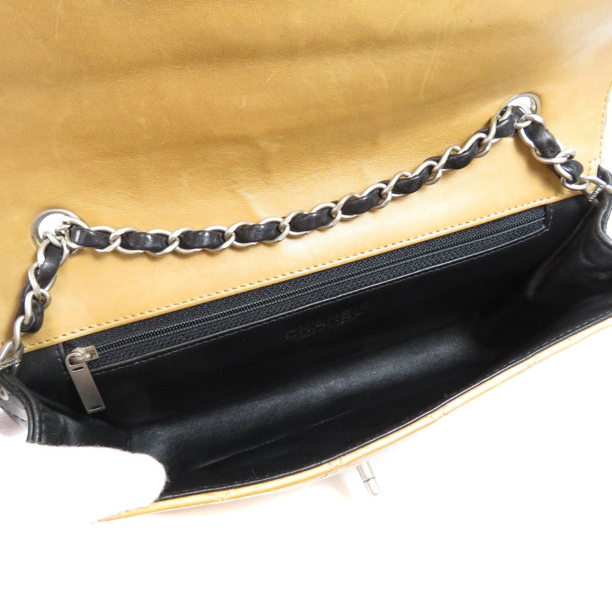 Chanel Matelasse Silver Metal Fittings Handbag Lambskin