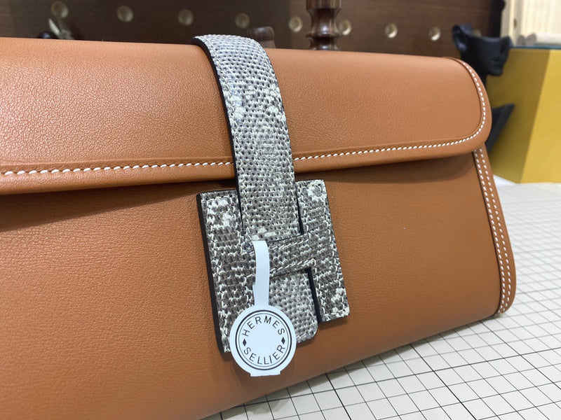 Amelia - HMS Bags - 1738