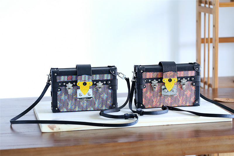 Fan Fashion Lu-Vi bags - 8213