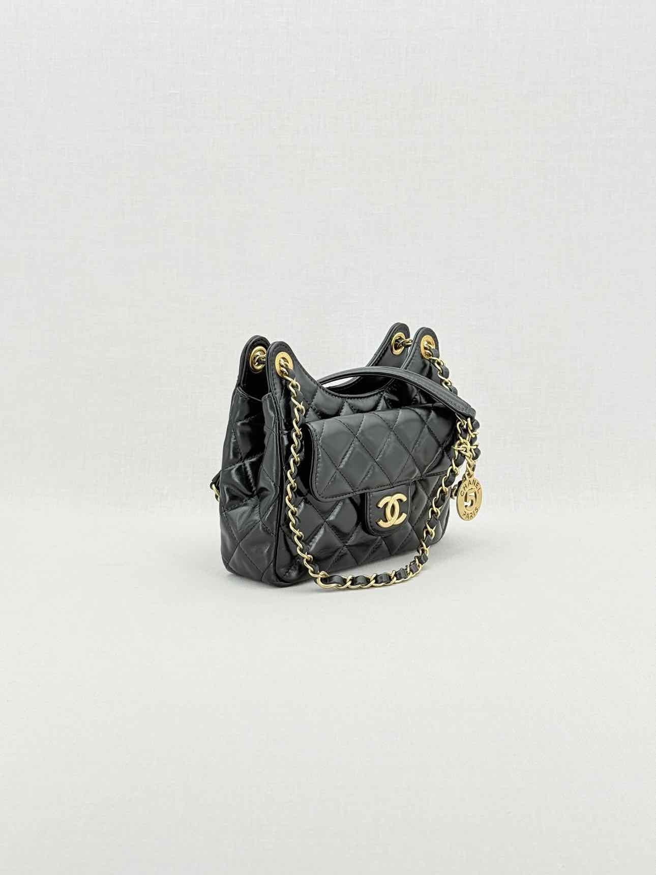 CHANEL Wavy CC Hobo Black Quilted Shoulder Bag