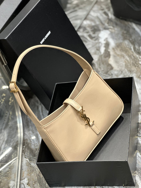 Amelia - YSL Bag - 2496