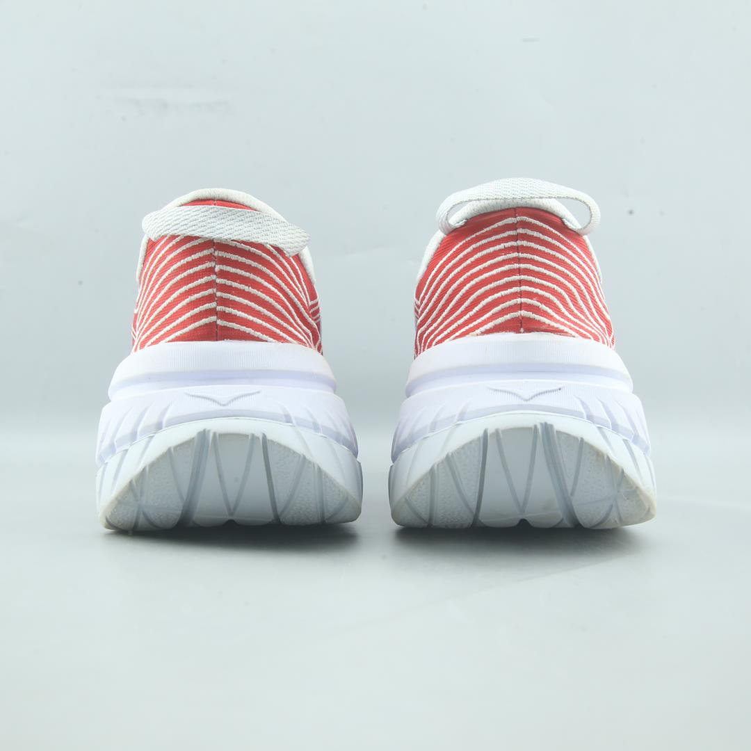 HOKA ONE ONE CARBON X