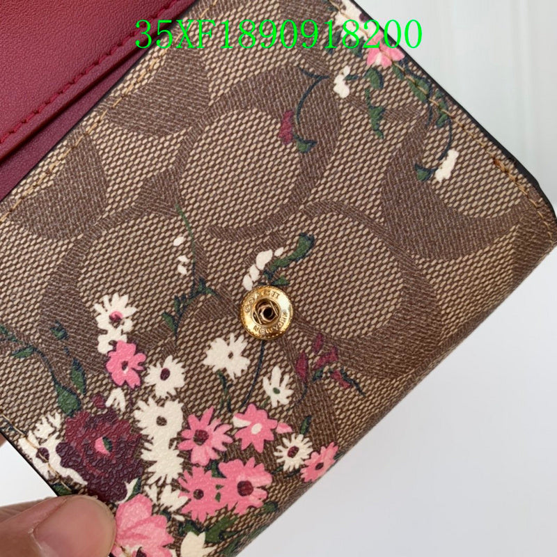 Amelia - CAH Wallet - 067