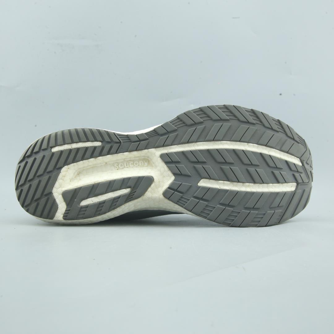 SAUCONY TRUMPH 18