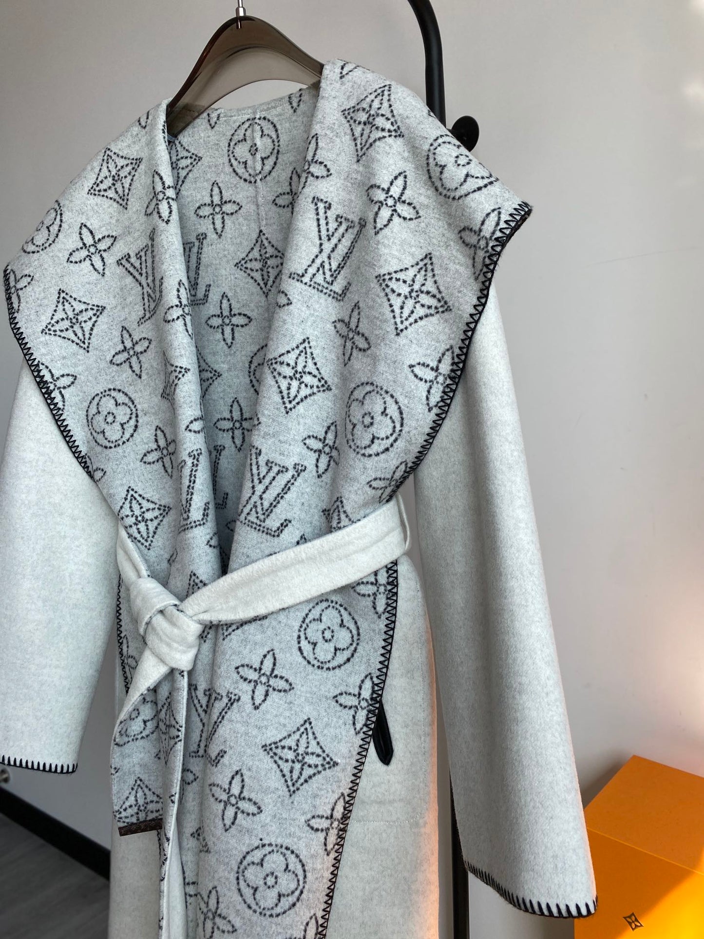 Luxury Louis Vuitton  Wrap Coat 029