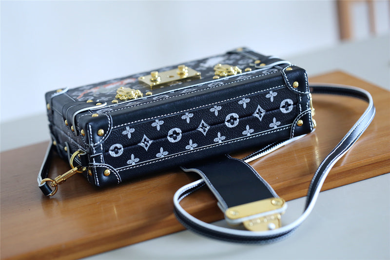 Fan Fashion Lu-Vi bags - 8211