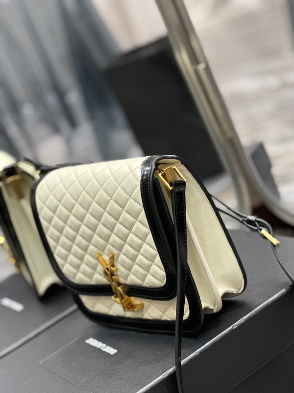 Amelia - YSL Bag - 1839