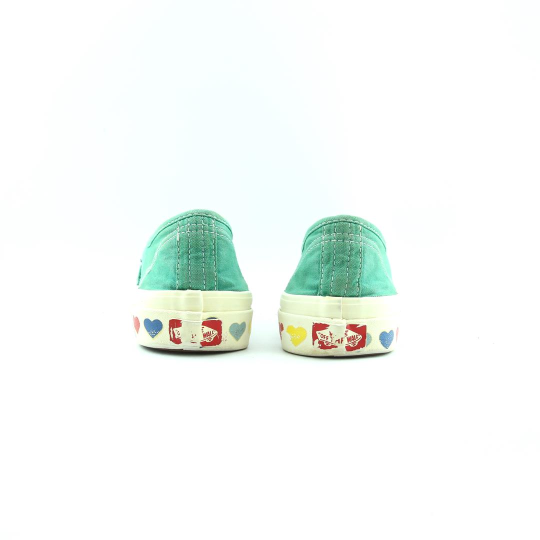 VANS AUTHENTIC