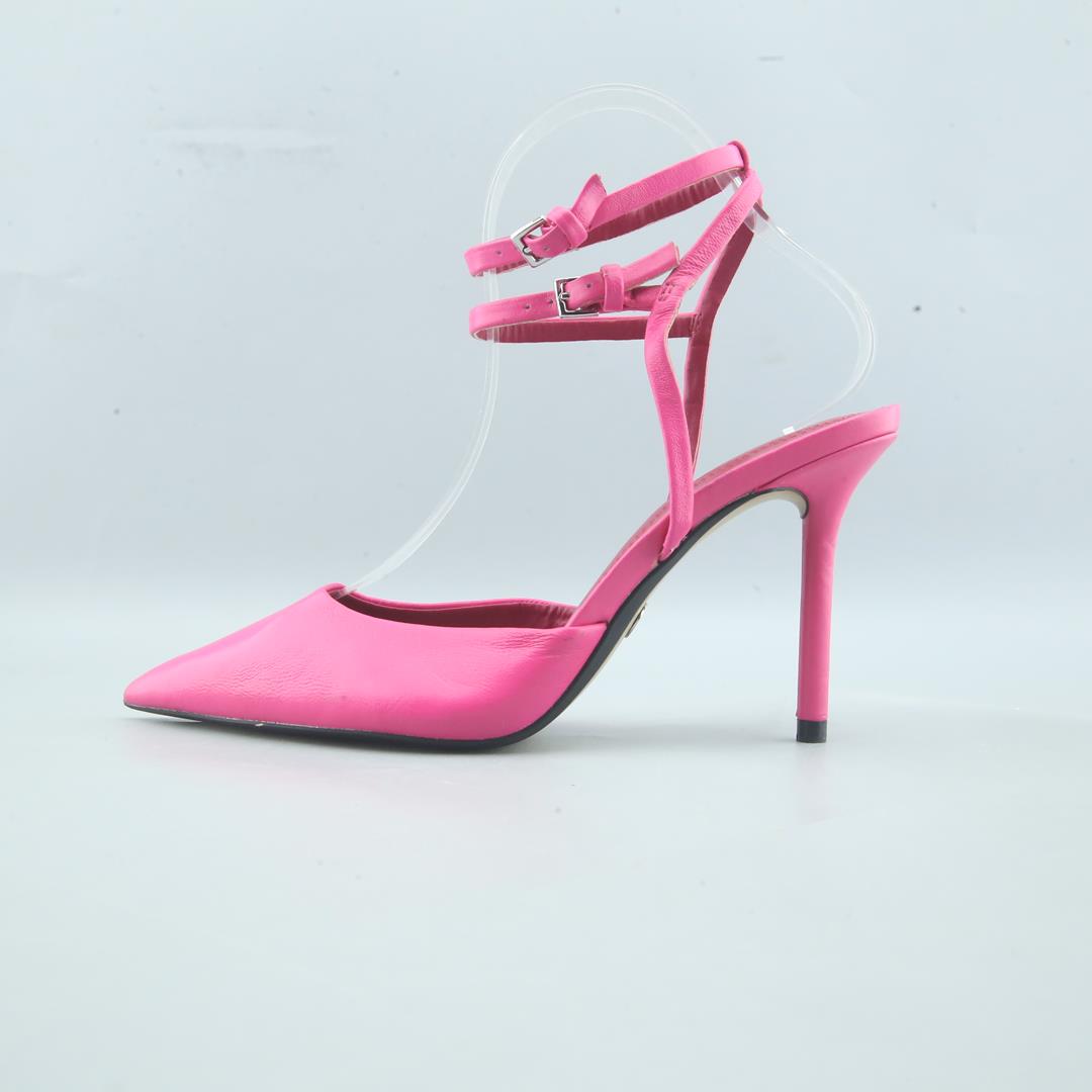 ZARA. .