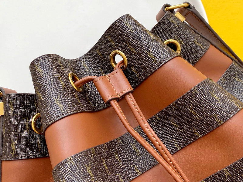 Amelia - YSL Bag - 3713