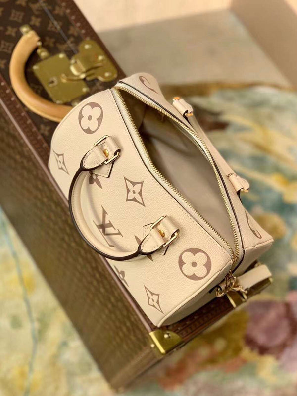 Fan Fashion Lu-Vi bags - 17459