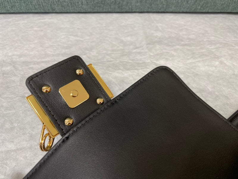 Amelia's Bag Gallery - VAR Bags - 231