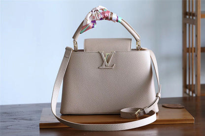 Fan Fashion Lu-Vi bags - 8377