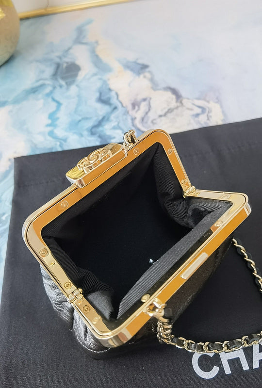 Wellow Bags - Chanel - Bags  - 388