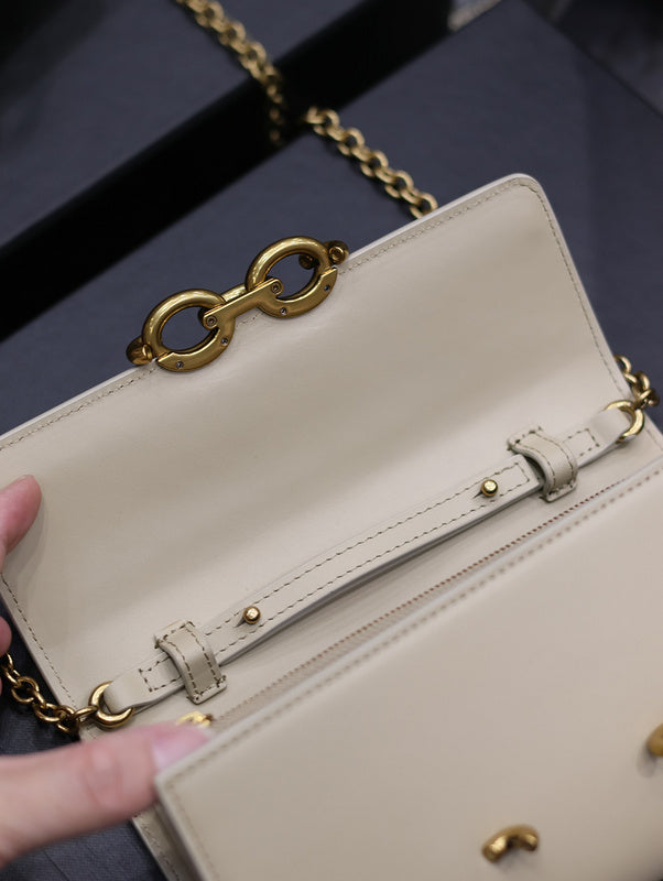 Amelia - YSL Bag - 1931