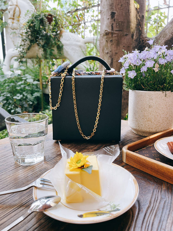 Amelia - HMS Bags - 1599
