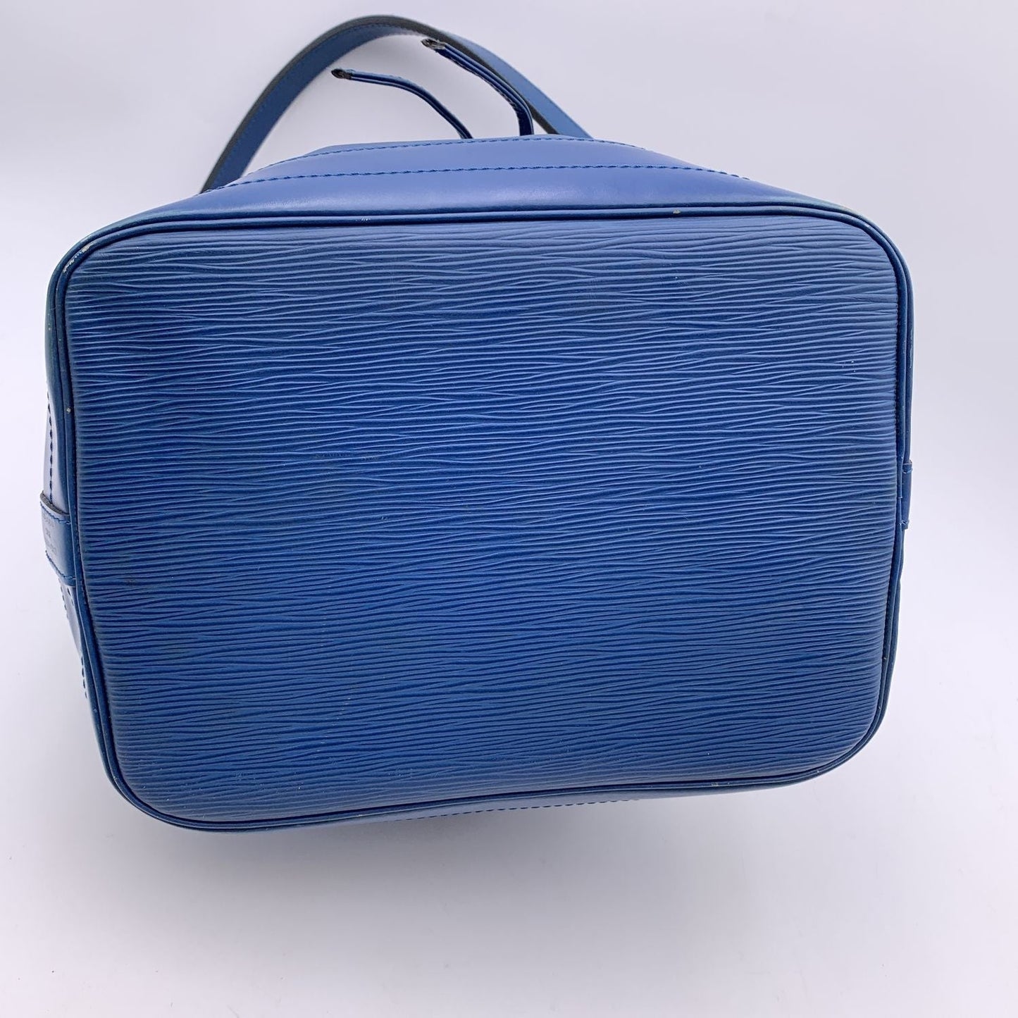 LOUIS VUITTON   Blue Epi Leather Noe Noe Bucket Shoulder Bag