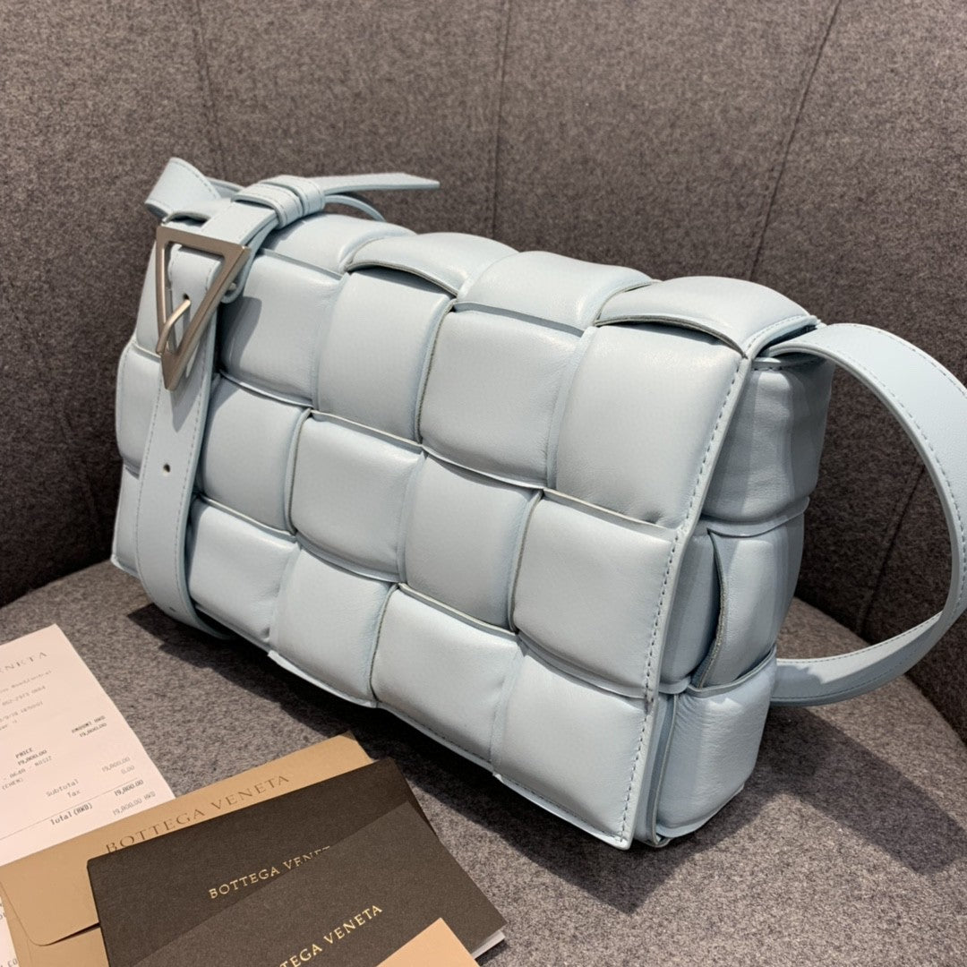 BV Padded Cassette Bag For Women 10.2in/26AmeliaIn Light Blue