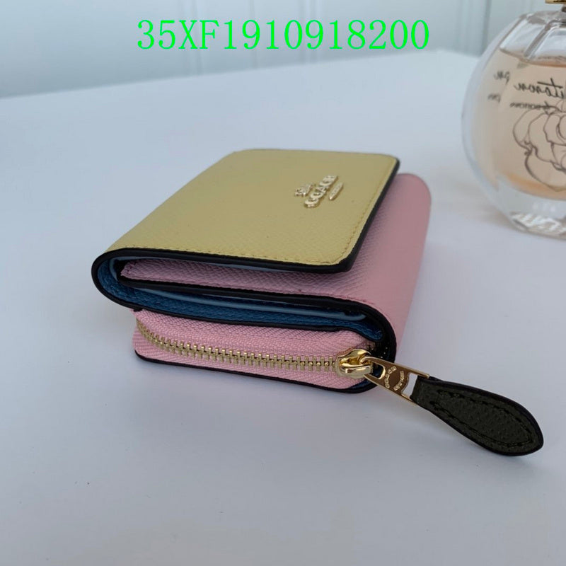 Amelia - CAH Wallet - 070