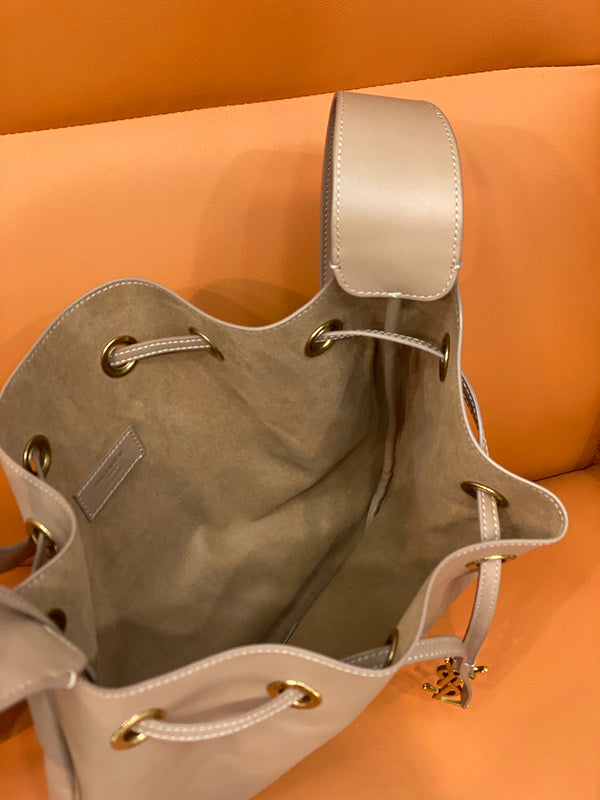 Amelia - YSL Bag - 2050