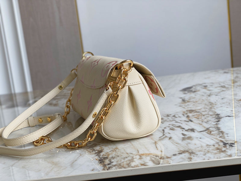 Amelia's Bag Gallery - LOV Bags - 695
