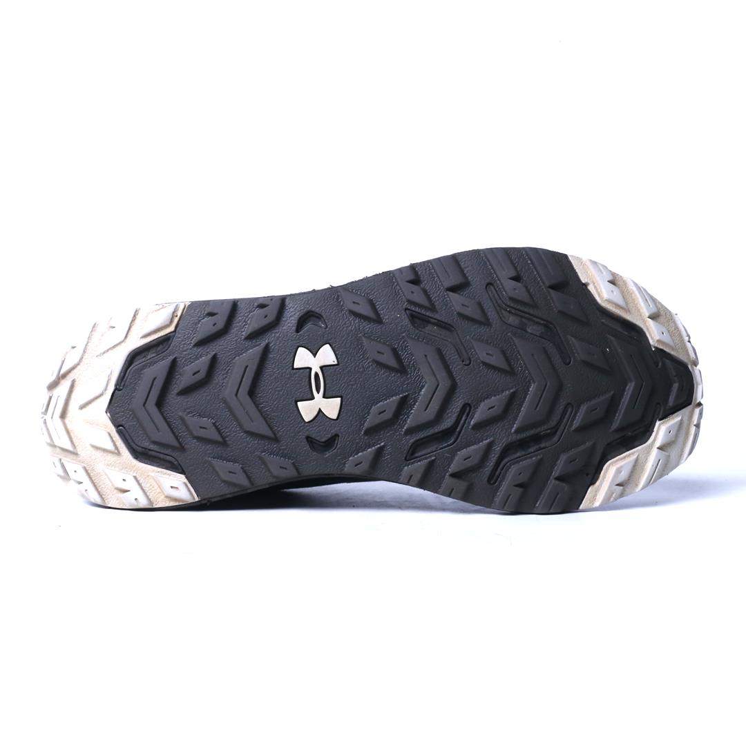 UNDER ARMOUR CHARGED BANDIT TR