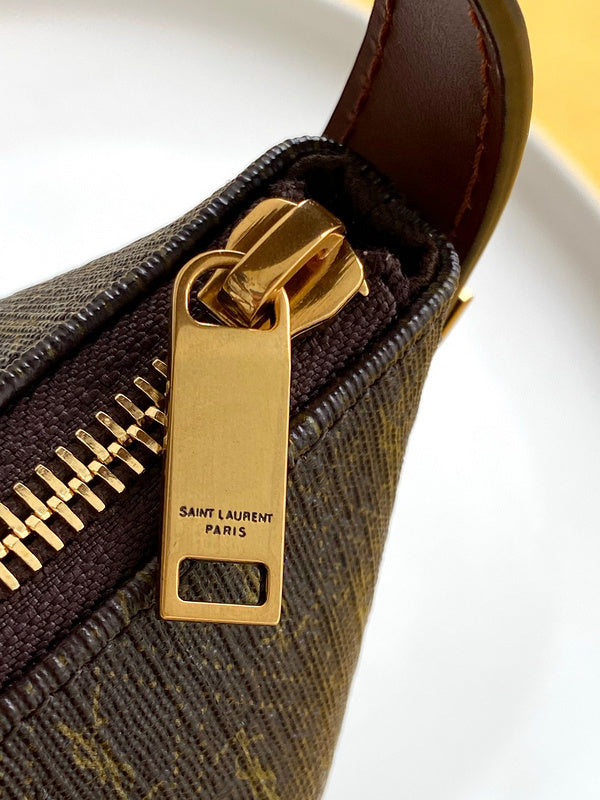 Amelia - YSL Bag - 4154