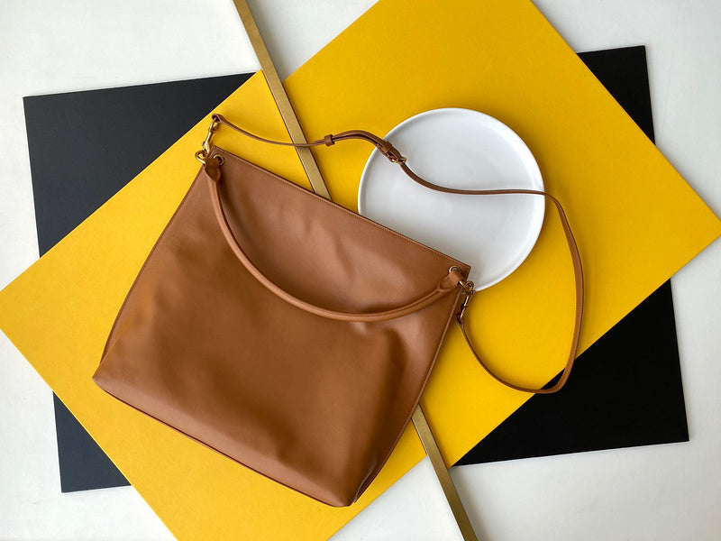 Amelia - YSL Bag - 4123