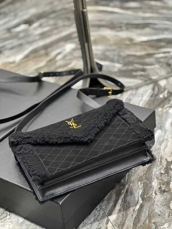 Amelia - YSL Bag - 3931