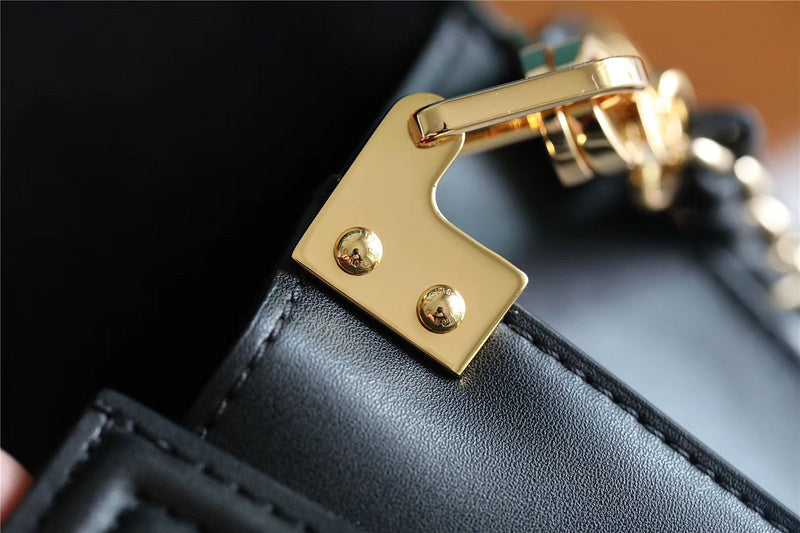 Fan Fashion Lu-Vi bags - 8136