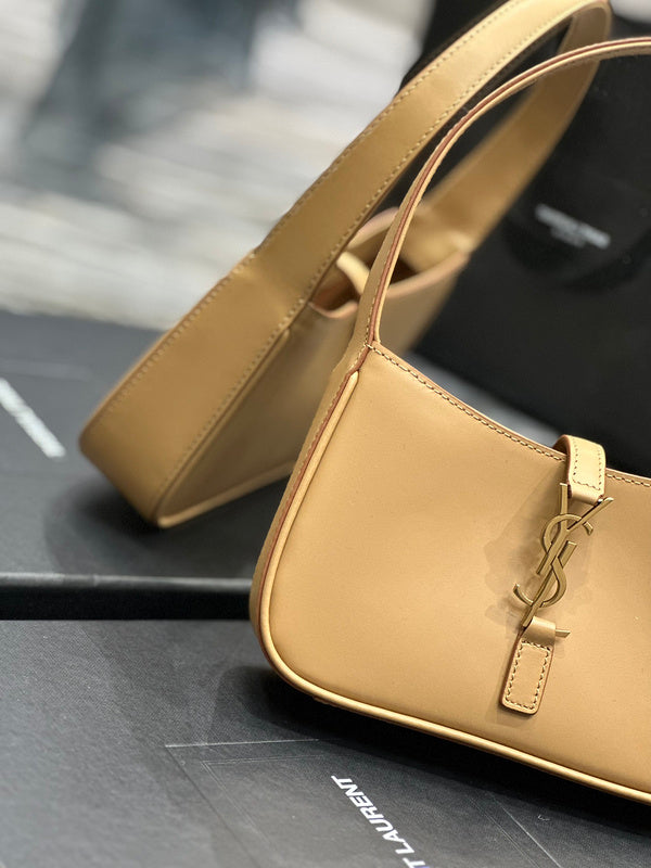 Amelia - YSL Bag - 2495
