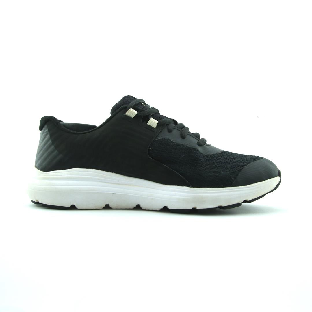 UNDER ARMOUR OUT HUSTLE