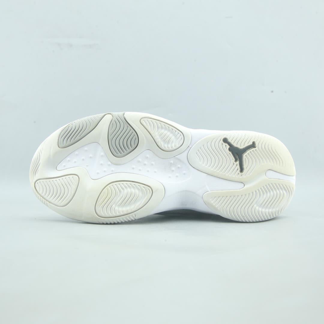 JORDAN MAX AURA 4