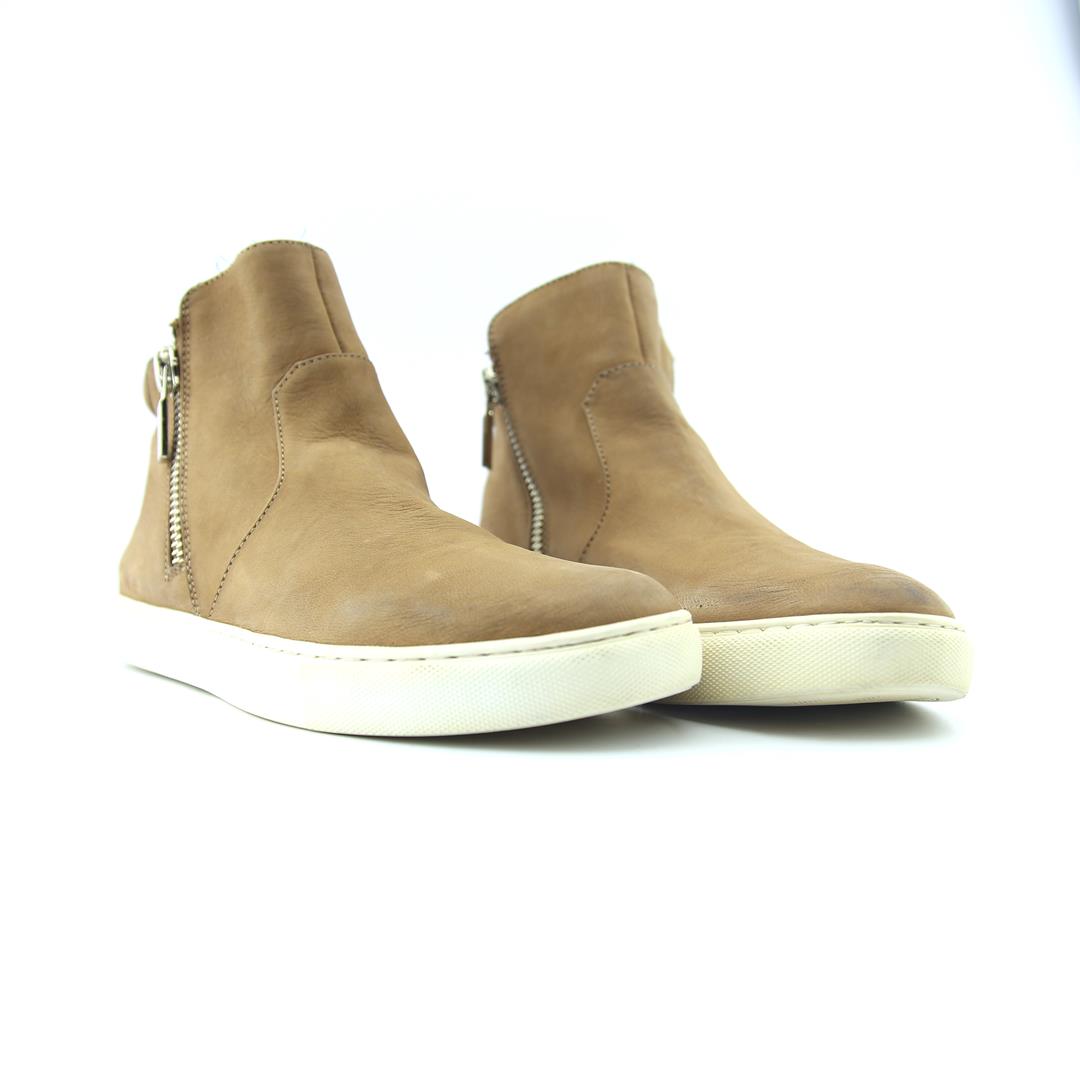 KENNETH COLE REACTION .