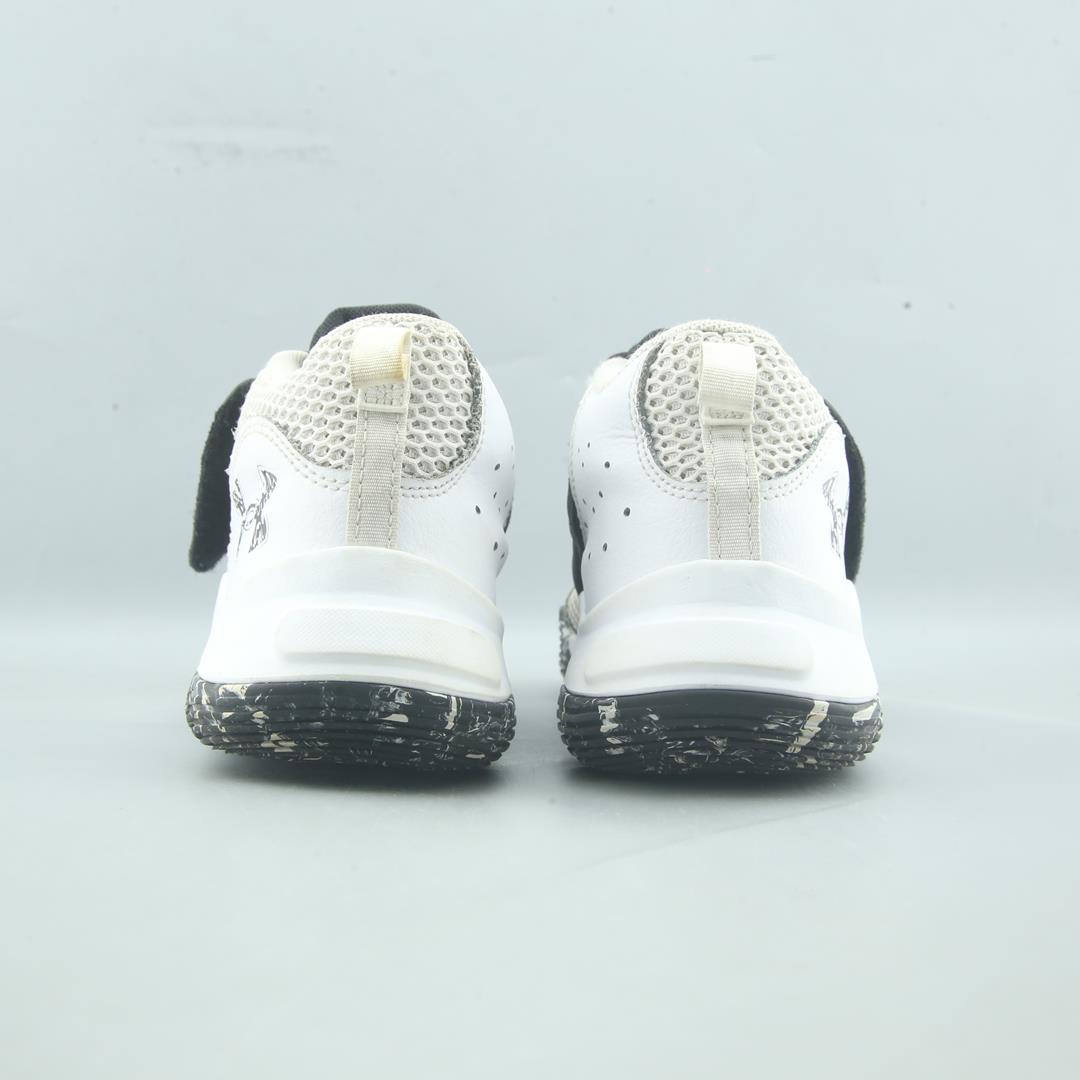 UNDER ARMOUR ZONE BB 2