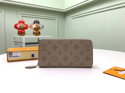 Amelia- LOV  Luxury  Wallets - 525