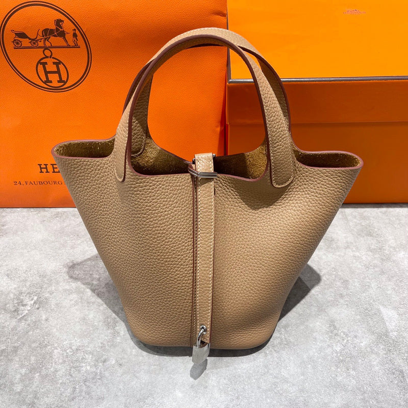 Amelia - HMS Bags - 1736