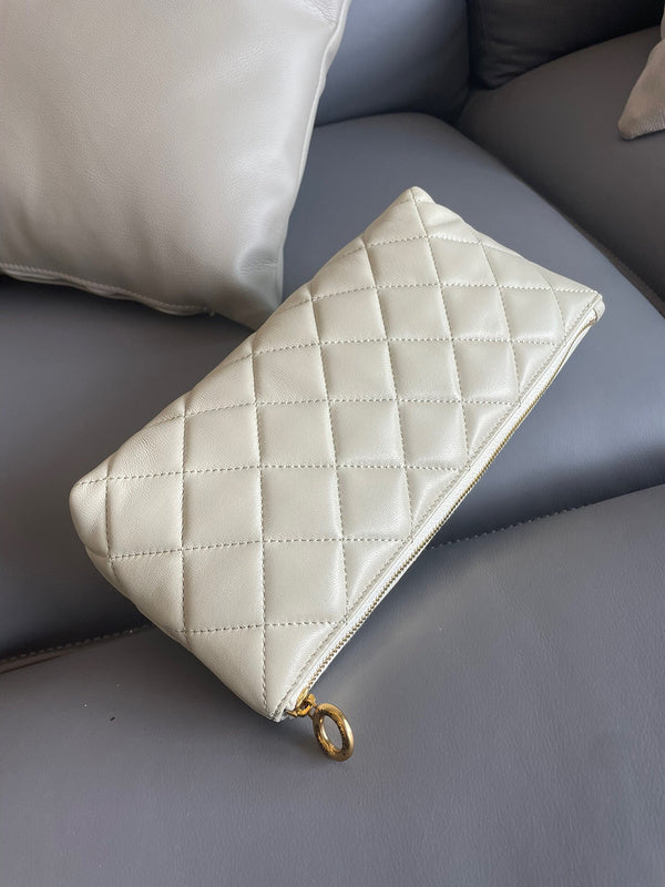 Amelia - YSL Bag - 3718