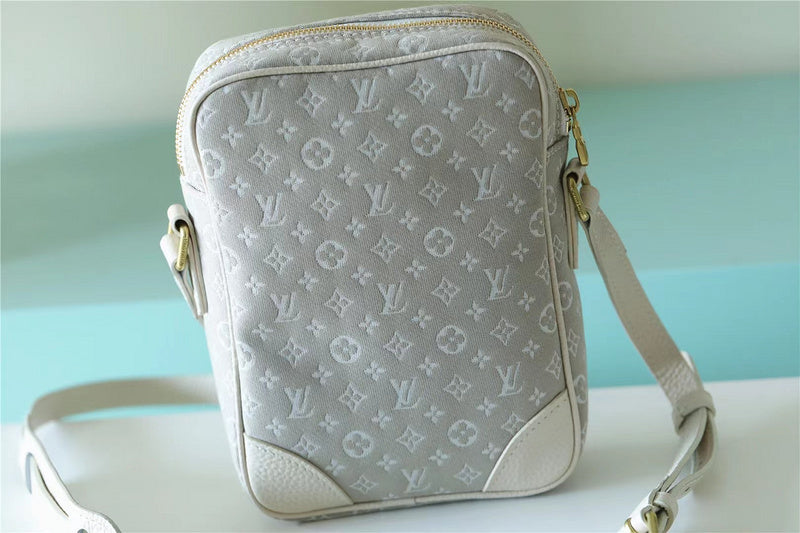 Fan Fashion Lu-Vi bags - 9895