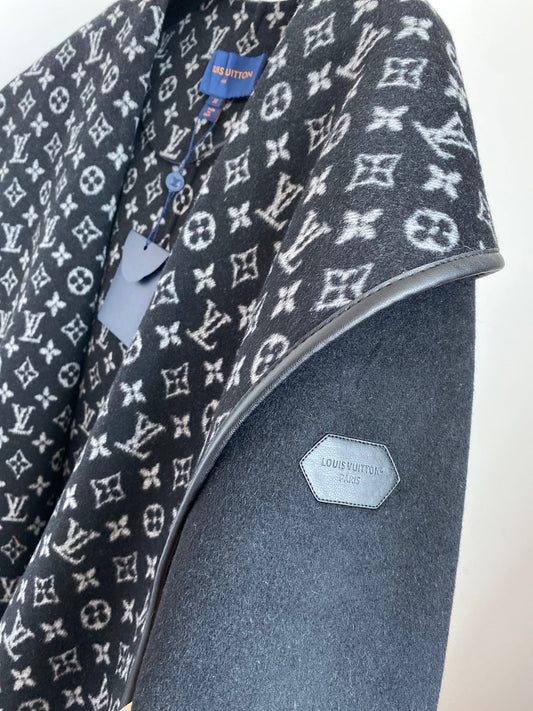 Luxury Louis Vuitton  Wrap Coat 041