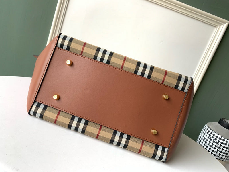 Burberry Bags - Bagsattire   682