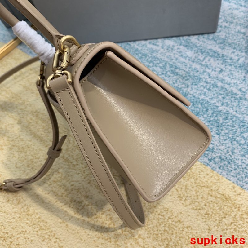 Amelia- BG Hourglass Bags - 160
